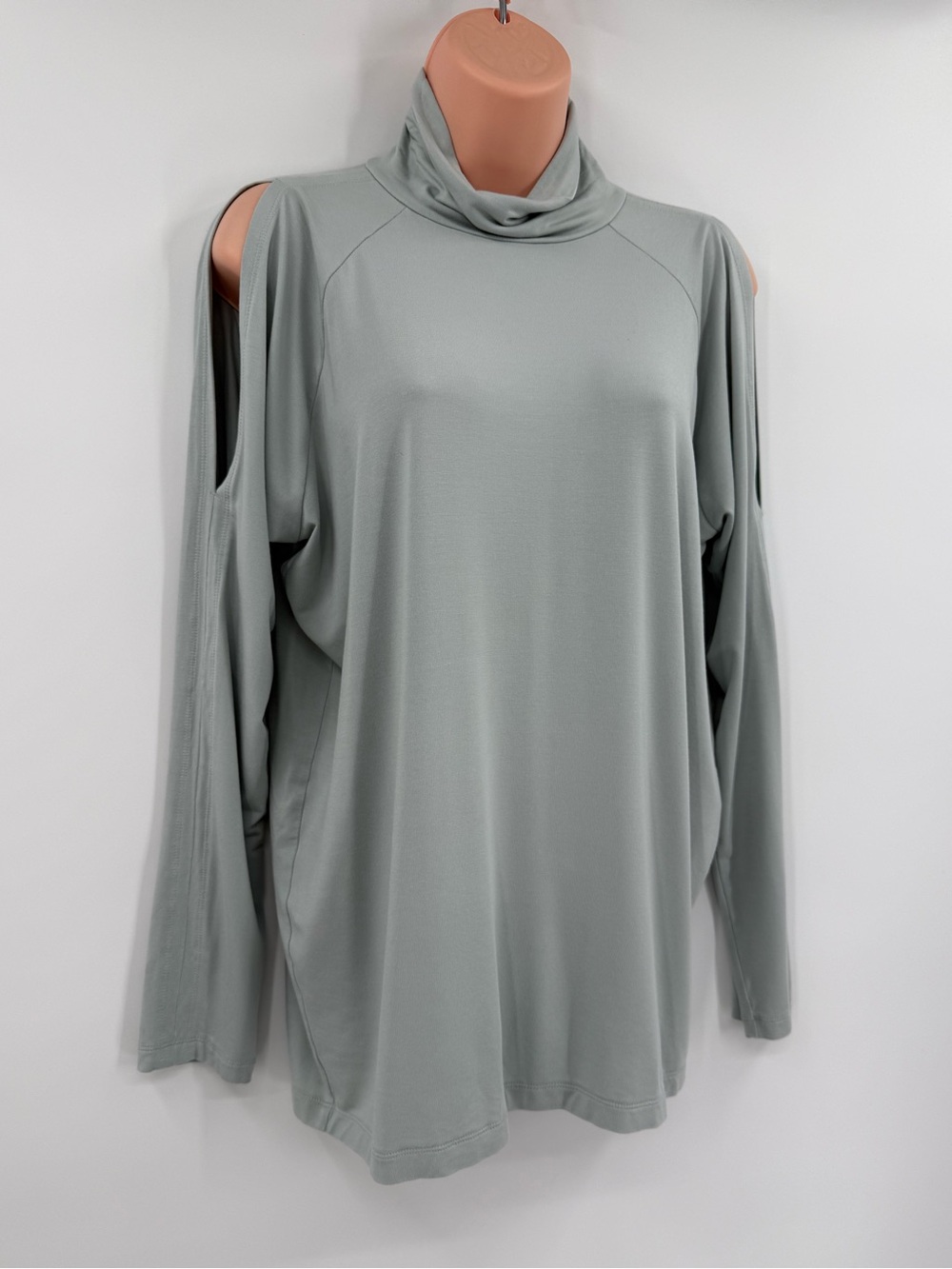 Athleta Cold Shoulder Turtleneck Long Sleeve Top | Coast Grey | Medium - Picture 7 of 8